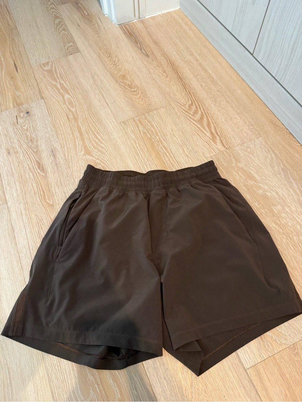 lululemon athletica Men's Athletic Shorts in Dark Brown